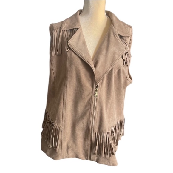 CHICO'S Tan Faux Suede Vest with fringe western cowgirl Sz 3 - Picture 1 of 4
